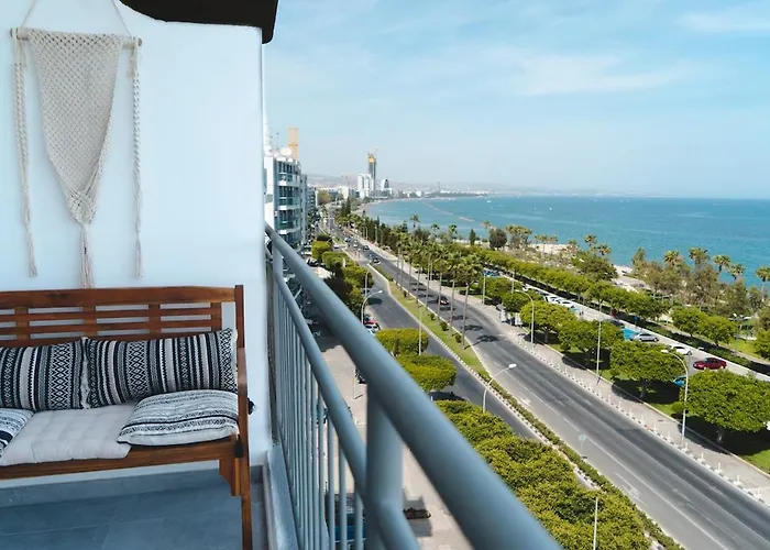 Apartment Seafront 1bdr, Panoramic Views, Marina *