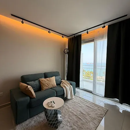 Apartment Seafront 1bdr, Panoramic Views, Marina *