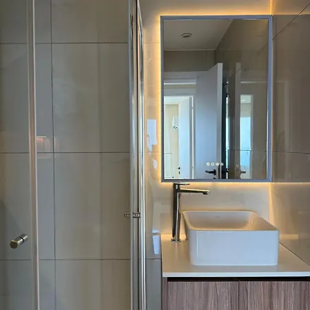 Seafront 1bdr, Panoramic Views, Marina Apartment *