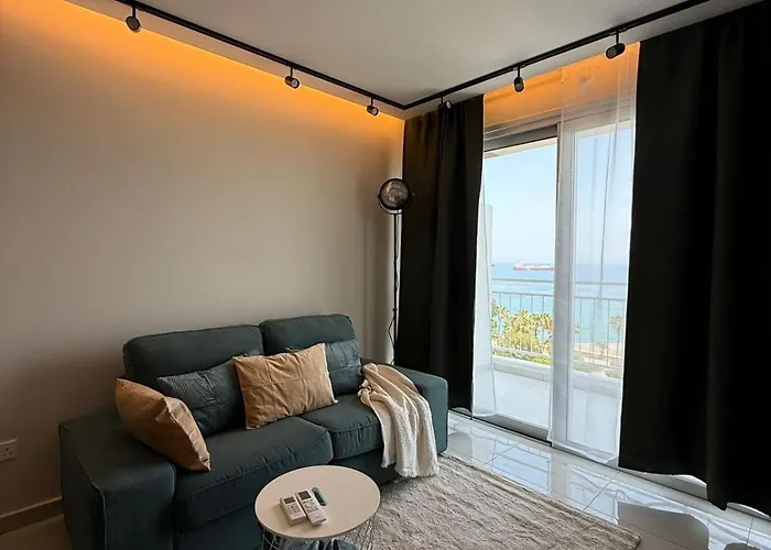 Apartament Seafront 1bdr, Panoramic Views, Marina *
