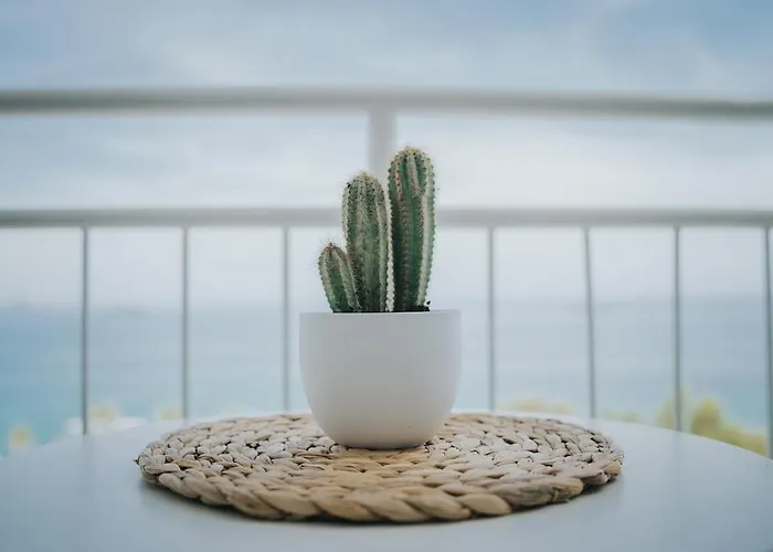 Apartament Seafront 1bdr, Panoramic Views, Marina